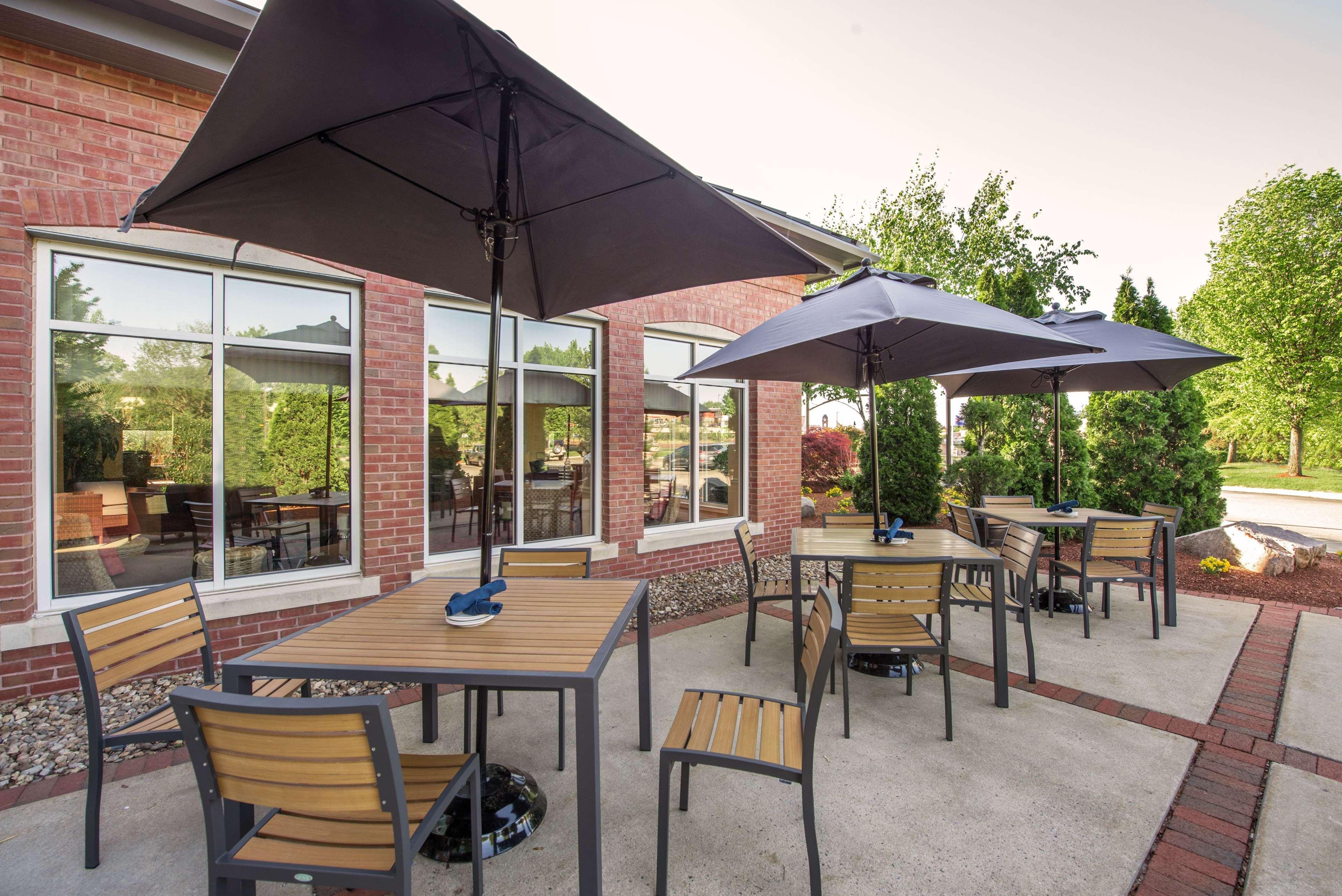 Hilton Garden Inn Manchester Downtown Exterior foto